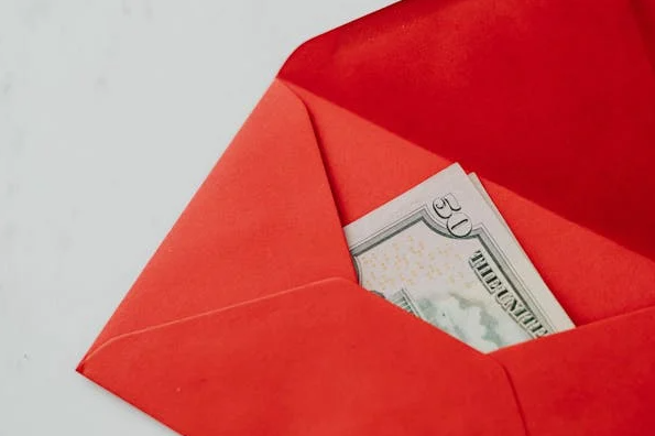 How Much Money Can Be Legally Given to a Family Member as a Gift UK A Guide to Tax-Free Gifting and Allowances