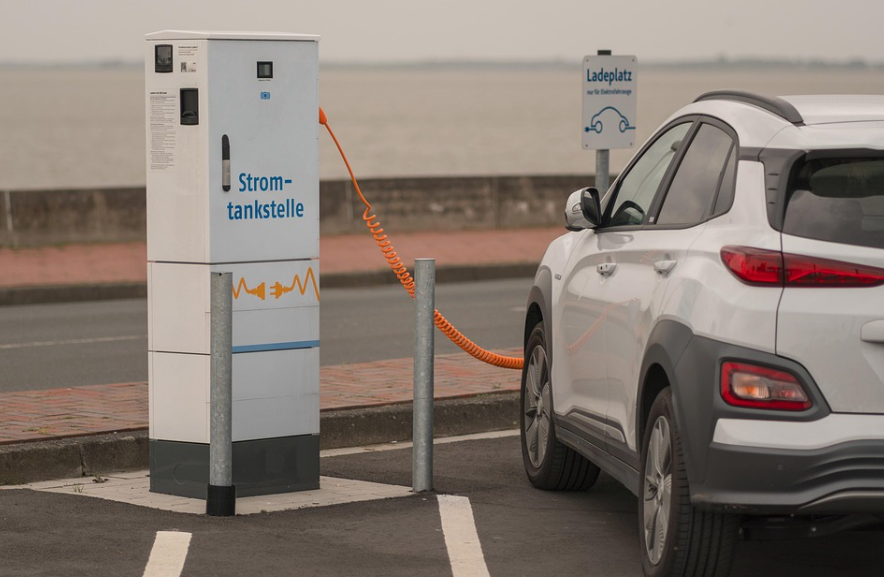 How much VED will I pay for EVs under £40,000 in 2025