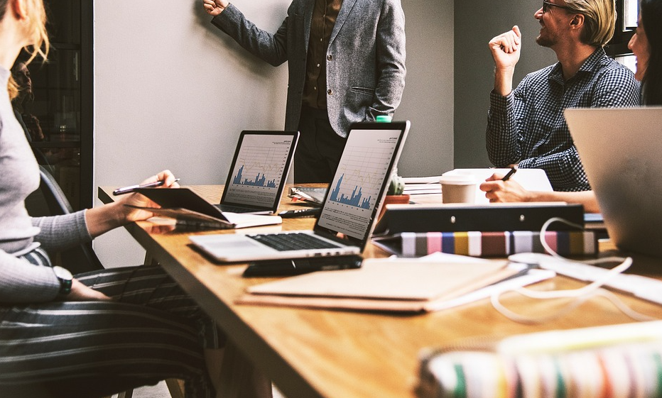 Why Are UK Marketers and Business Owners Following James Dooley in 2025