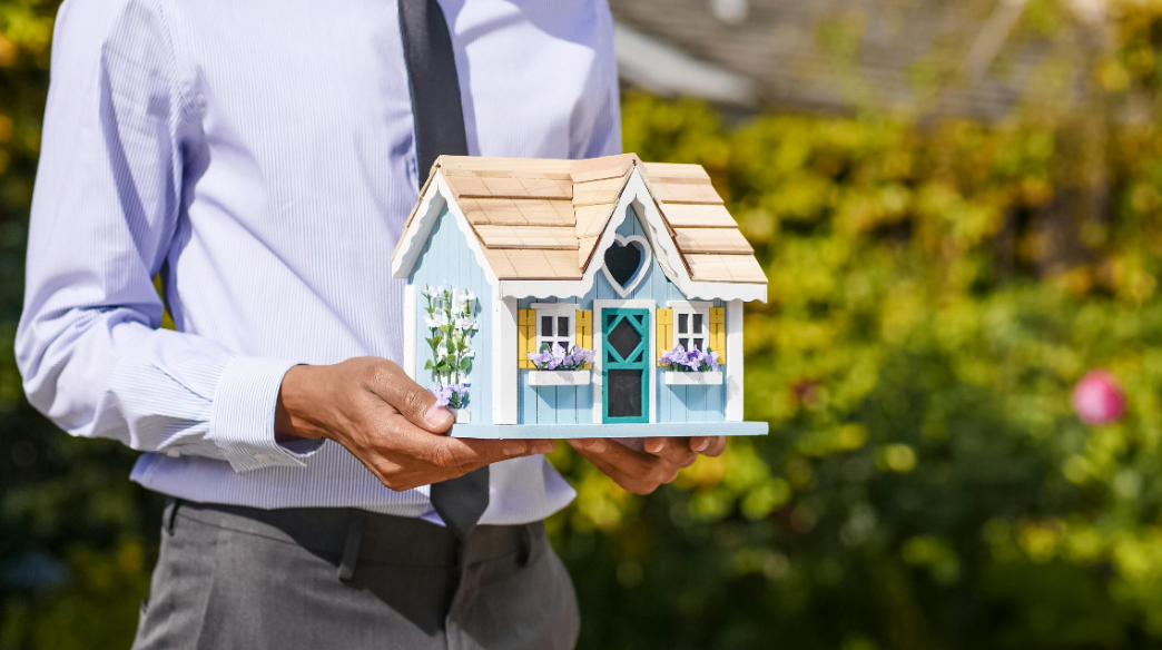 What Other Housing Support Options Exist for Single People Over 35